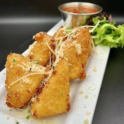 Handmade melted panko breaded mozzarella, marinara dipping sauce.