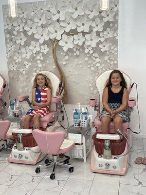 Adorable kids pedicure chairs'