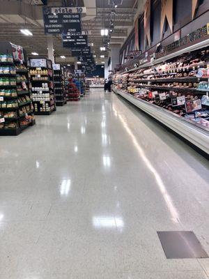 ShopRite East Hartford CT. Fairly clean, spacious and remodeled, not the best.