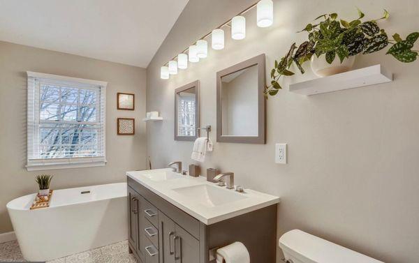 One of our Projects: 
Bathroom Remodeling in 
Philadelphia, PA