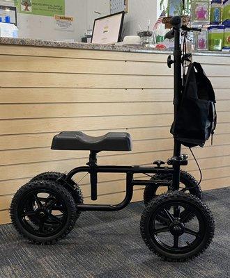 All Terrain Knee Walker.....
 Weight Cap:  300 lbs. .....
 Weighs:  25 lbs. .....
 User:  5'2" - 6'6"