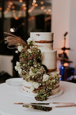 Our gorgeous wedding cake.