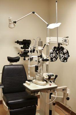 We listen to our patients! Dry eyes, allergies, blurry vision, floaters, or diabetes; tell us everything about your eyes!