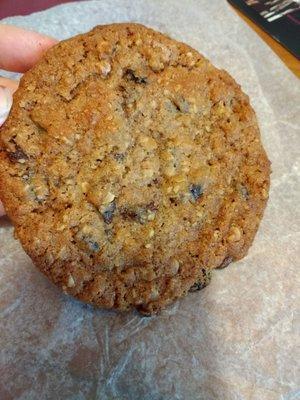 Oatmeal raisin cookie