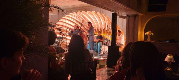 View of the band in the clam shell