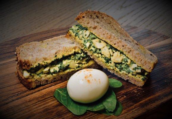 egg salad with spinach, turmeric mayo, on organic multigrain, best organic gluten free selection in New Jersey