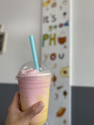 Strawberry mango smoothie