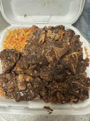 Large oxtail rice and peas