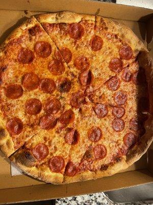 Large pepperoni pizza