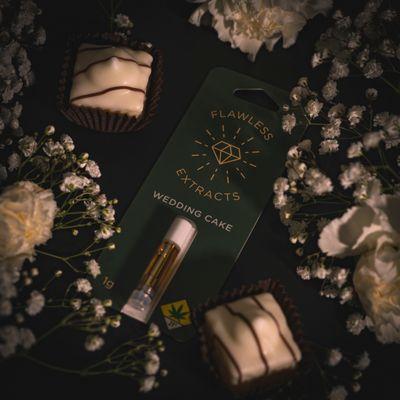 Flawless Extracts Wedding Cake 100% live resin vape cartridge