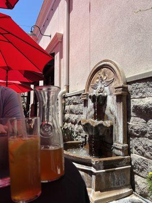 Lemonade iced tea by the fountain