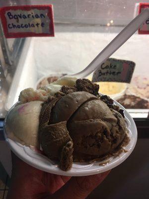 Single size - Cake batter and beans and cream (chocolate with chocolate covered espresso beans)