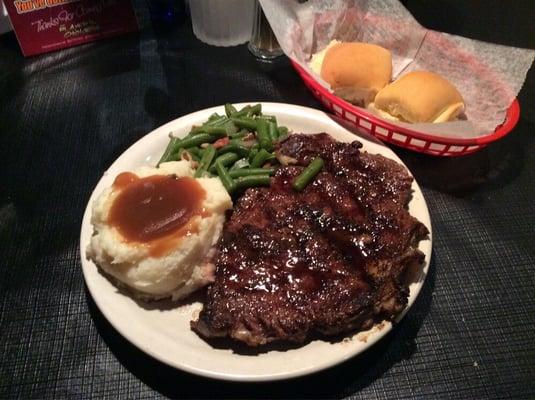 16 oz ribeye with mashed potatoes n gravy and green beans