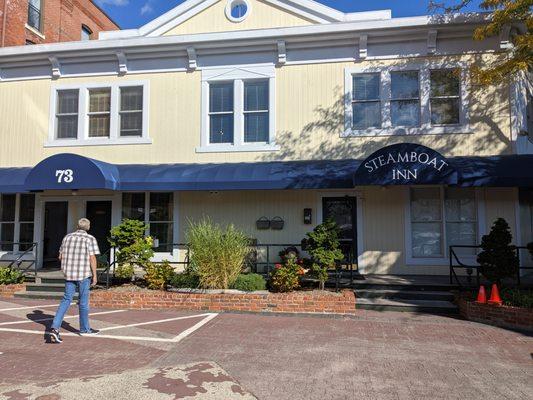 Front of the Inn from the parking area.