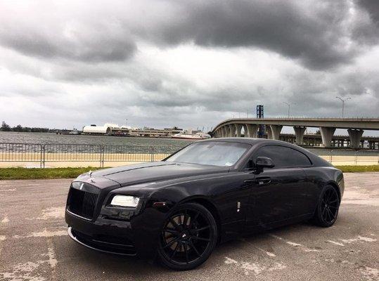 Miami South Beach Car Rental Luxury Exotic Rolls-Royce Wraith Airport Car Rentals Florida Cheap Discount Black Rolls Royce Rentals