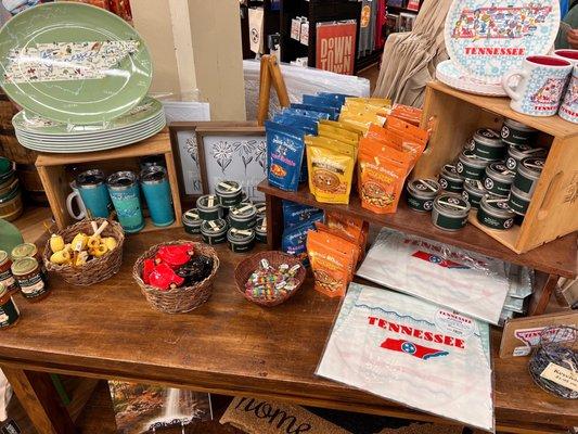 Variety of Tennessee souvenirs