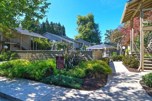 Kentfield Apartments & Townhomes located in Eugene, Oregon.