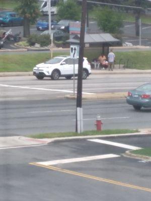 Happy hour at fairfax connect 171 bus stop.