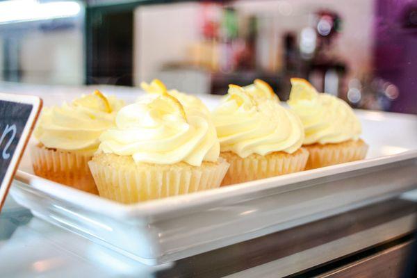 Lemon Curd Cupcake