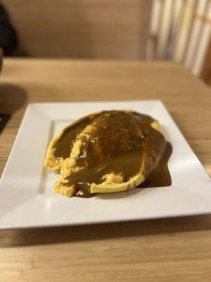 Curry sauce on omurice