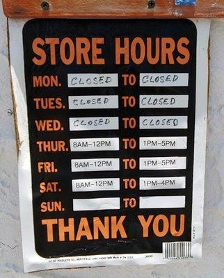 Store hours of operation