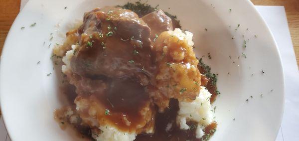 Pot roast with homemade mashed