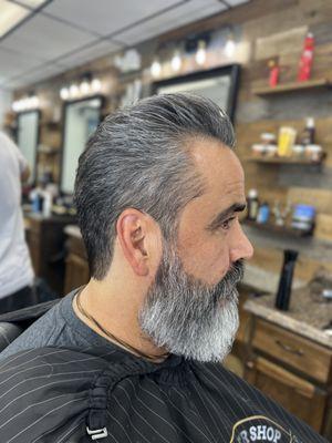 Gentleman's haircuts and beard trim