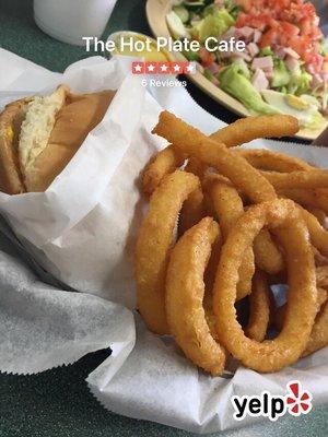 Cheeseburger and onion rings