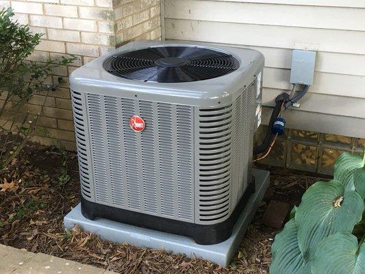 #BeatTheHeat with a new #high #efficiency #Rheem #airconditioning system!