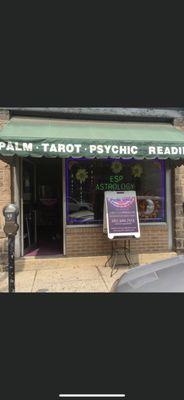 Psychic reader and advisor