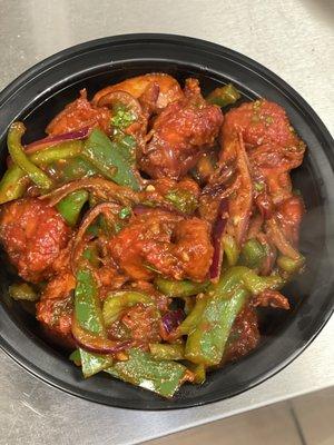 CHILLI CHICKEN:
Indo-Chinese appetizer made by tossing fried chicken in spicy hot chilli sauce