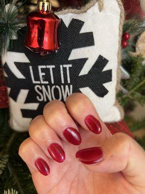 Red cat eye nails for the holiday season.