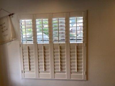 4 panel shutters with split view