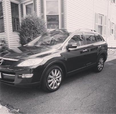 Here's a nice black and white of my new suv !