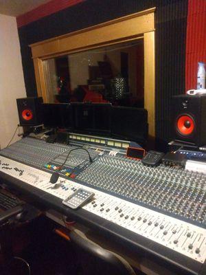 Rolow Entertainment Recording Studio