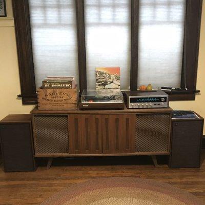 Pioneer PL 530 turntable, Pioneer receiver & JBL speakers