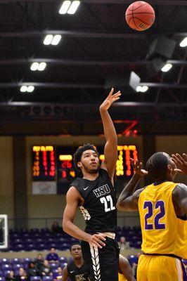 Hardin-Simmons vs Mary Hardin Baylor, Basketball- Photo- C3Images Photography.