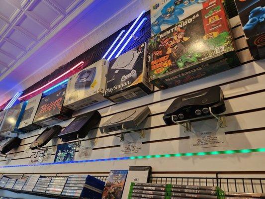 Consoles displayed above the games. Really like the little blurbs about each one.