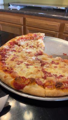 Medium Hawaiian Pizza