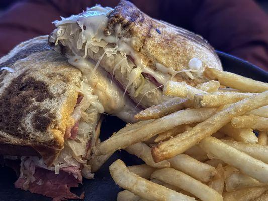 Reuben & French Fries