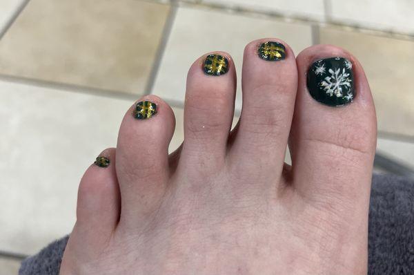 Christmas pedicure