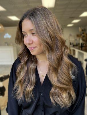 Transitioning into fall, one creamy caramel brunette at a time 

Hair by Jenna