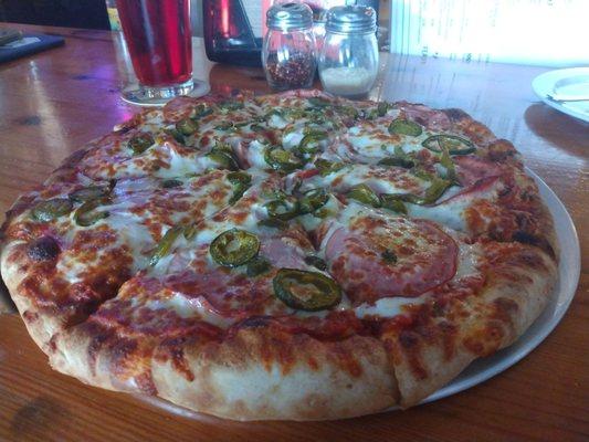 Canadian bacon & jalapeno pizza