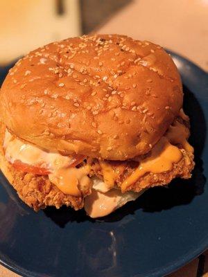 CHICKEN CRISPY BURGER