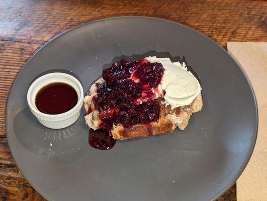 The waffle (single) was dry and flavorless. Even with the toppings. Note the plate to waffle ratio...