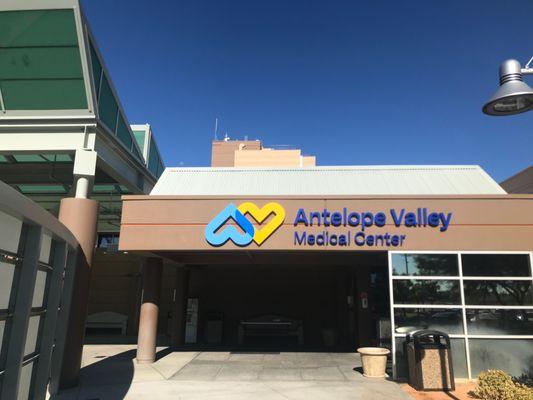 Antelope Valley Medical Center's main hospital entrance.