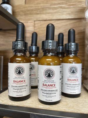 Creat balance in your day with this combo of 50 cbd/50 d8