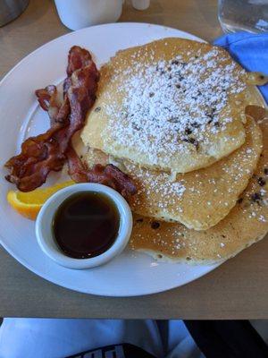 Kid's chocolate chip pancakes & bacon