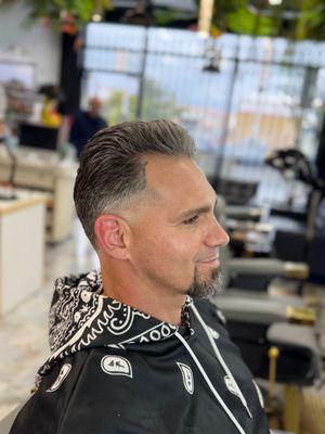 High tapper & pushback haircut for the top