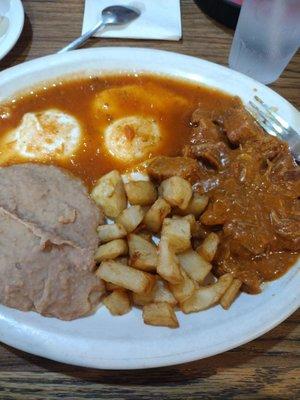 Heavos rancheros con carne guisada